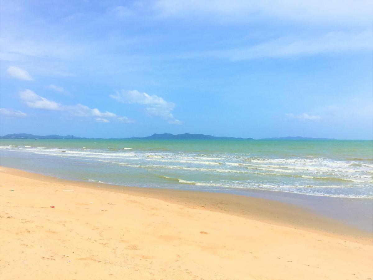 Cosy Lumpini Beachfront One Bedroom Jomtein Jomtien Beach Buitenkant foto